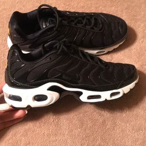 Like New Nike Air Max Plus SE TN Women’s B&W